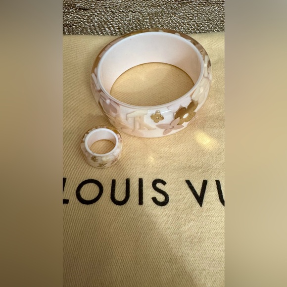 NEW* LOUIS VUITTON Resin inclusion
SUMMER SALE SET!!~ limited time sale - Picture 4 of 7